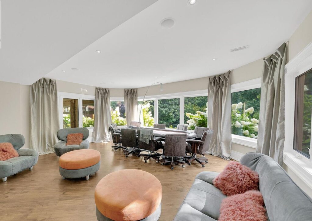 Chateau de Vaughan: A Rare Find in Vaughan Real Estate